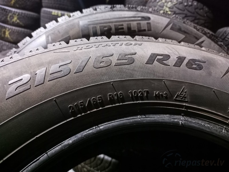 Pirelli Ice Zero 102T