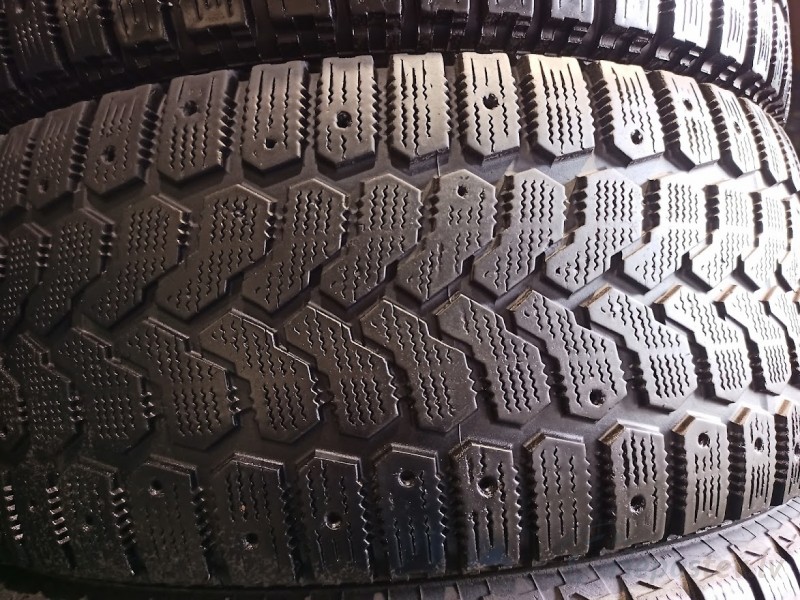 Yokohama Ice Guard 102Q