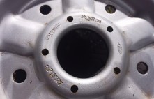 Ford Tranzit tērauda disks ar 215/75R16C Continental riepu 